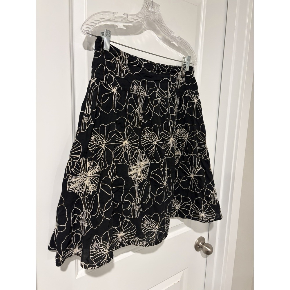 Chicos 1 Black & White Embroidered Floral Cotton Skirt~M-8~ Short Flair Flirty - Picture 5 of 12